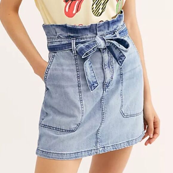 Free People Dresses & Skirts - Free People Splendor In The Grass Lightweight Denim Mini Skirt size 6
